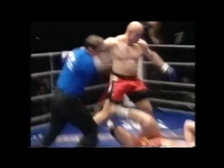 Мощный нокаут от Константина Глухова!