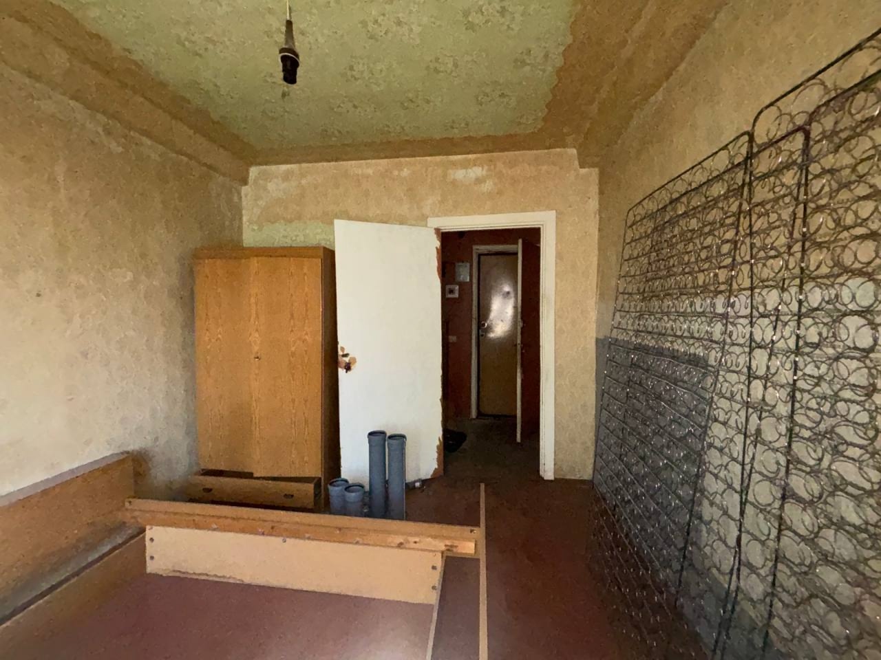 Продам 2-комн. Городок завода ОР, ул. М.Ростковой, р-н МВД, 7/9 эт., 56 кв.м., большая кухня 9 кв.м., комнаты изолированные, санузел раздельный, квартира требует капитального ремонта. Документы РФ Цена 4 500 000₽. +79591730175 Татьяна, +79591695183 Роман ...